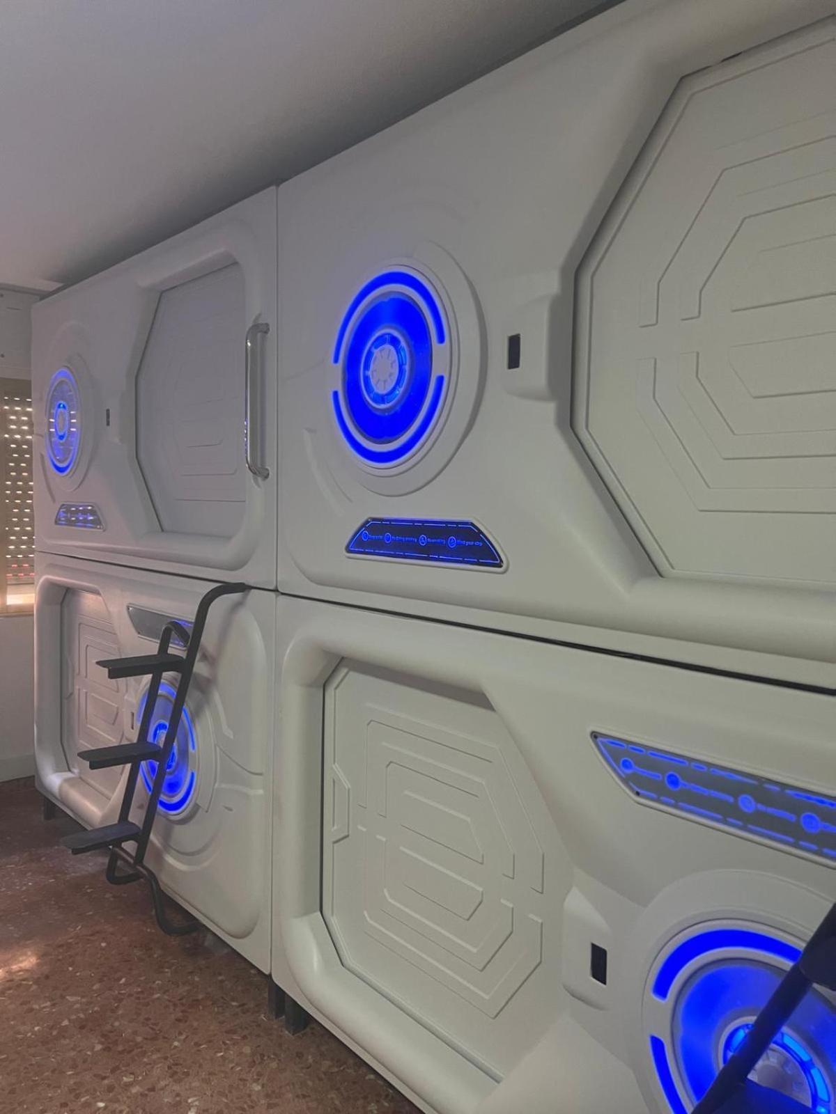 Just Hostel Capsules Alicante Eksteriør bilde